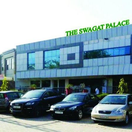 Hotel Swagat Palace 비와디 외부 사진